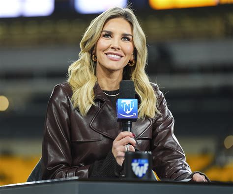 charissa thompson naked|Fox Sports host Charissa Thompson opens up about nude photo。